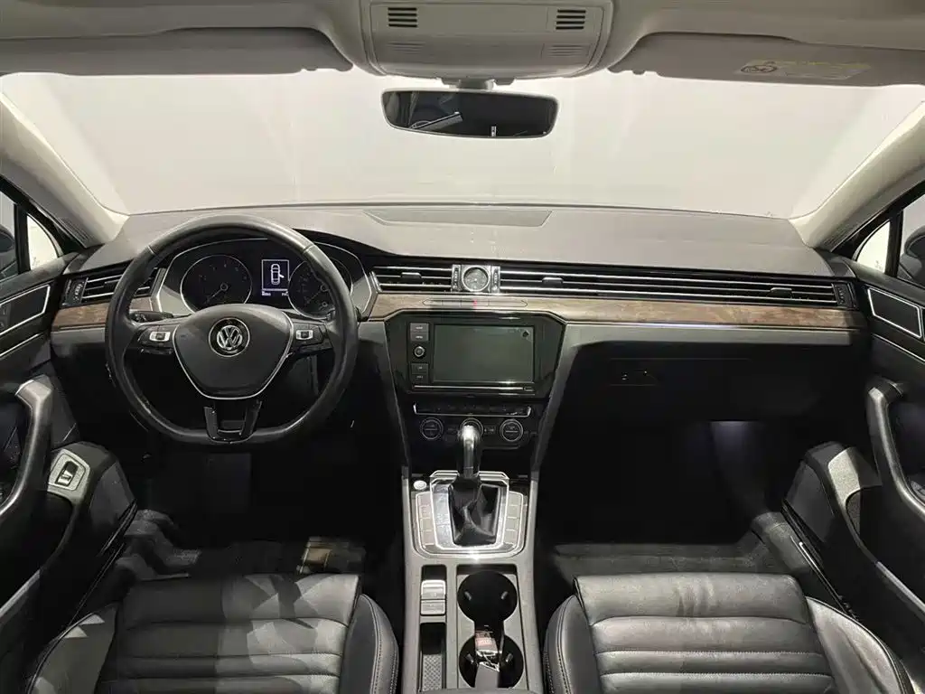 Magotan 2019 330TSI DSG luxury model National VI купить на сайте DeffCars