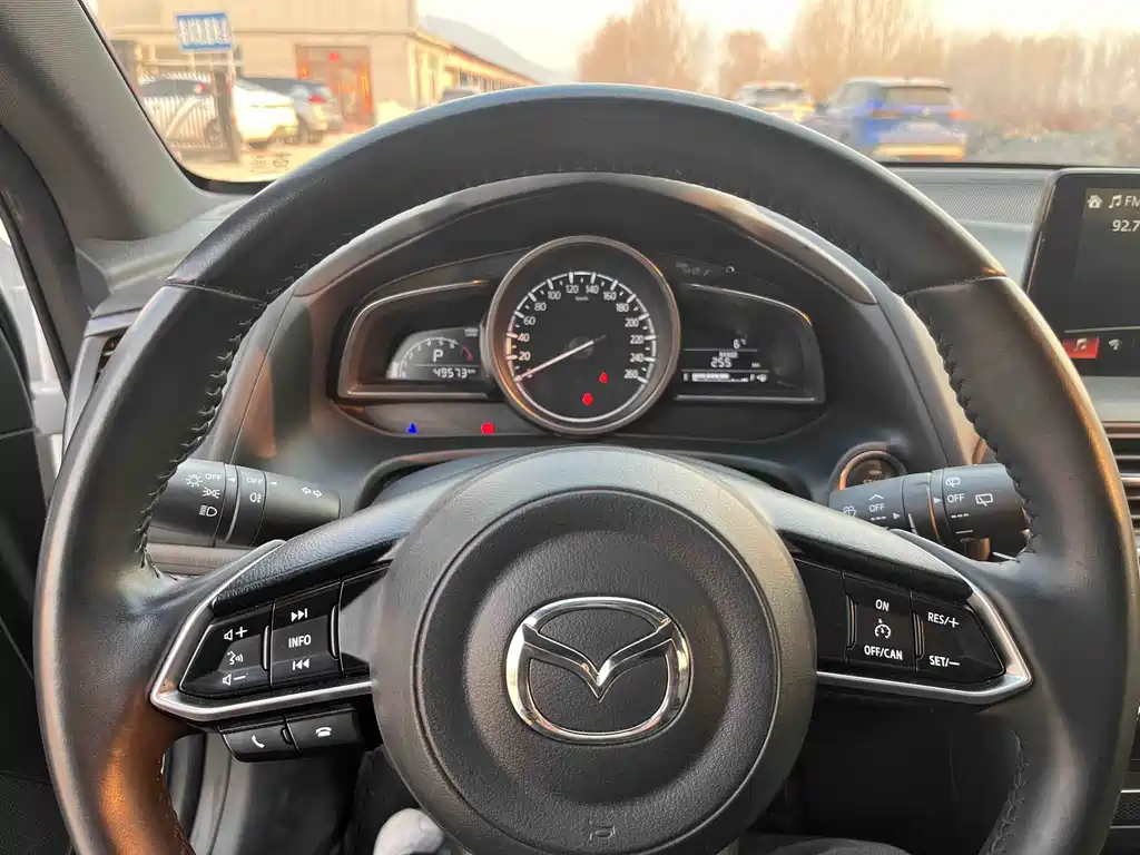 Mazda CX-4 2021 2.0L automatic two-wheel drive Blue Sky Premium Edition купить на сайте DeffCars