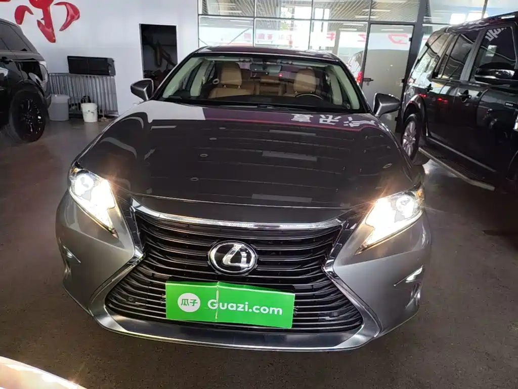 Lexus ES 2015 200 Elite Edition купить на сайте DeffCars