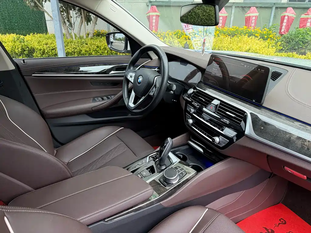 BMW 5 Series 2021 525Li Luxury Package купить на сайте DeffCars