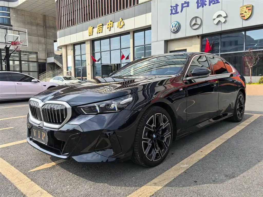 BMW 5 Series 2024 530Li Exclusive M Sports Package купить на сайте DeffCars
