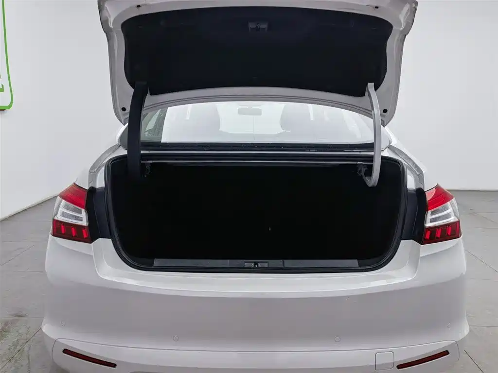 Peugeot 408 2015 1.2T automatic luxury version купить на сайте DeffCars