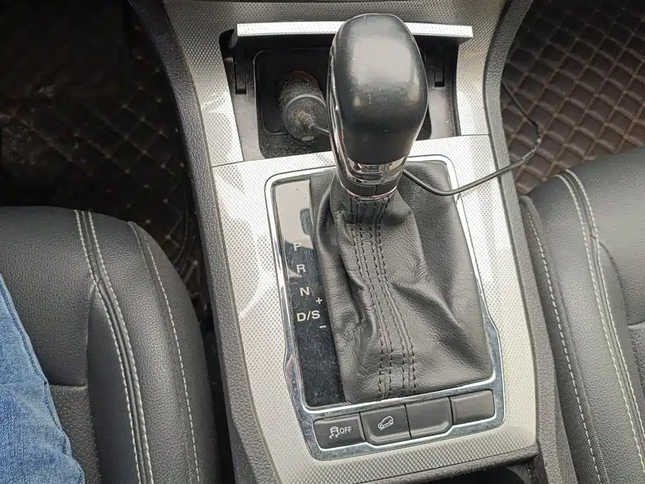 Roewe RX5 2018 20T two-wheel drive automatic flagship version купить на сайте DeffCars