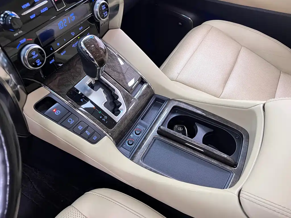 Wilfa 2021 Crown Dual Engine 2.5L HV Premium Edition купить на сайте DeffCars