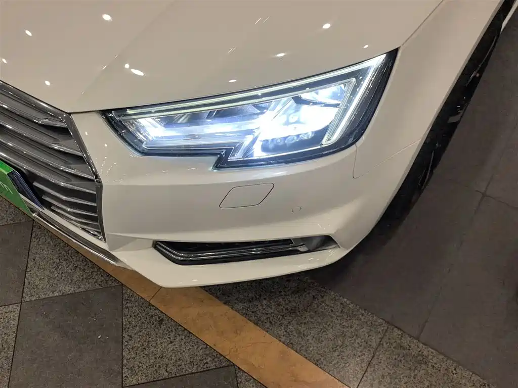 Audi A4L 2018 30th Anniversary Model 40 TFSI Fashion Model купить на сайте DeffCars