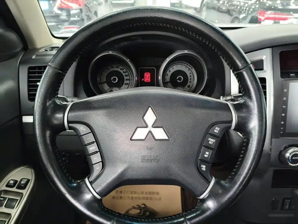 Pajero imported 2019 3.0L automatic premium version купить на сайте DeffCars
