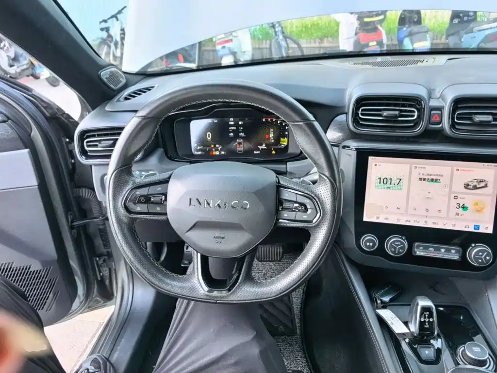 Lynk & Co 03 2022 2.0TD DCT Pro купить на сайте DeffCars