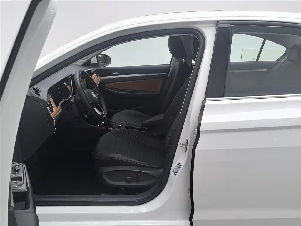 Bora 2023 model 200TSI DSG Yuexing PRO version купить на сайте DeffCars