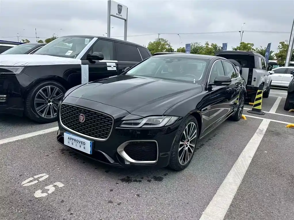 Jaguar XFL 2024 2.0T P250 two-wheel drive exclusive luxury version купить на сайте DeffCars