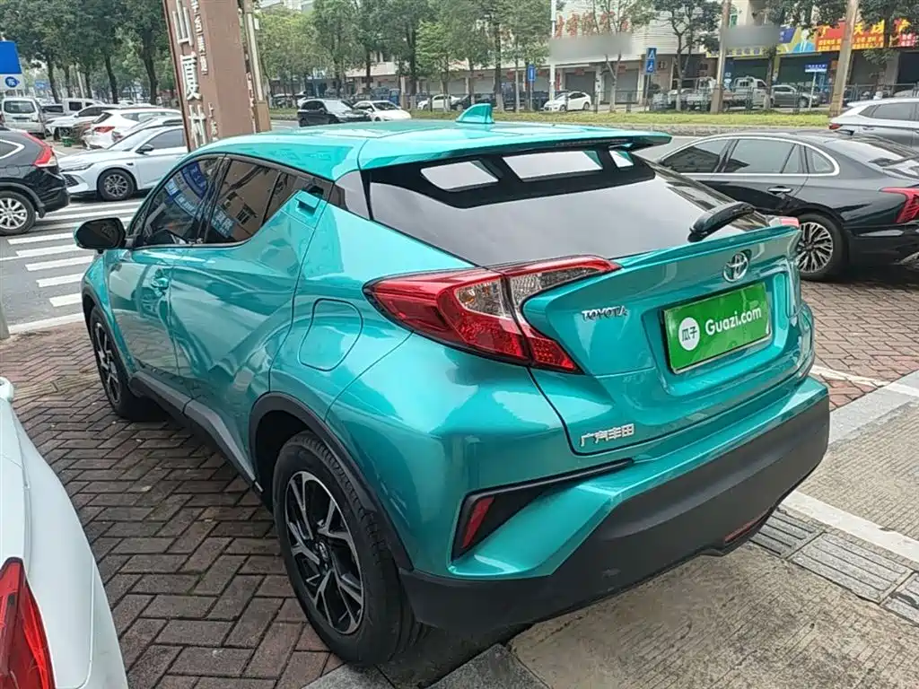 Toyota C-HR 2018 2.0L Leading Edition National VI купить на сайте DeffCars