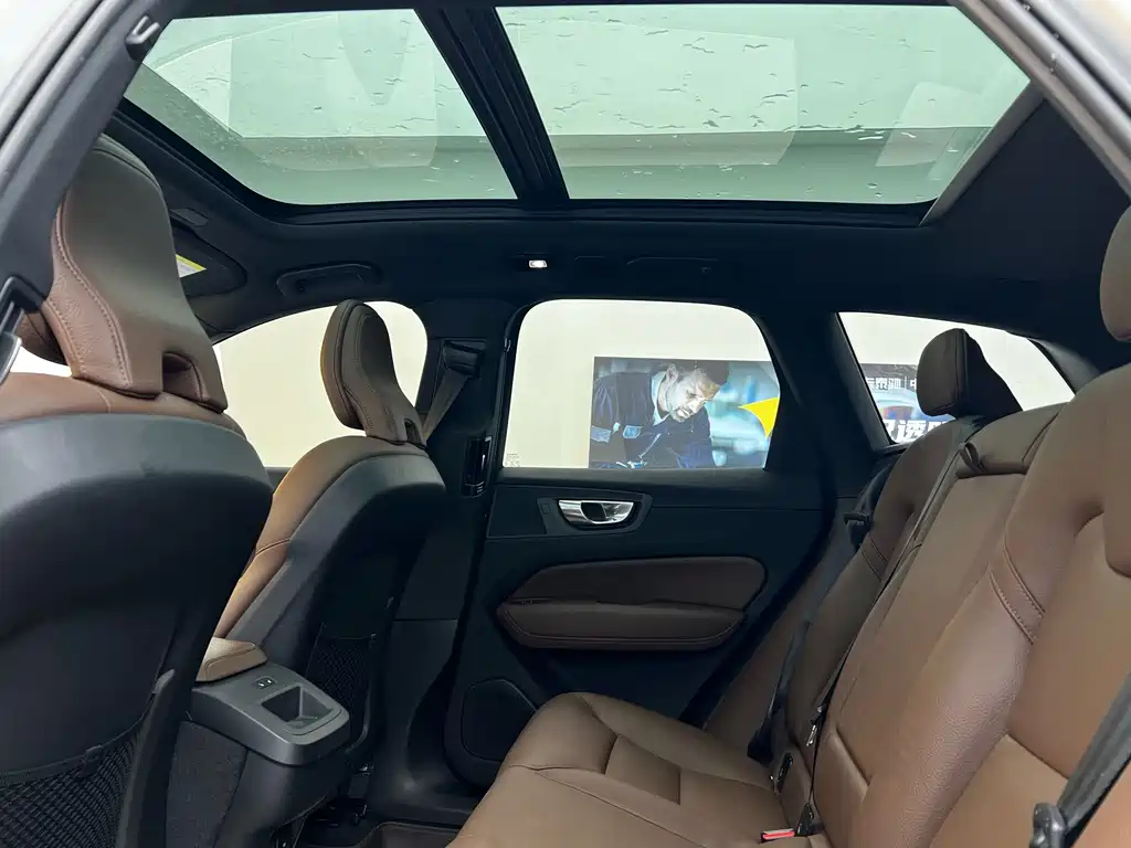 Volvo XC60 2022 B5 four-wheel drive Zhiyi Luxury Edition купить на сайте DeffCars