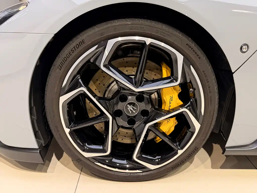 Maserati MC20 2023 3.0T Standard Edition купить на сайте DeffCars