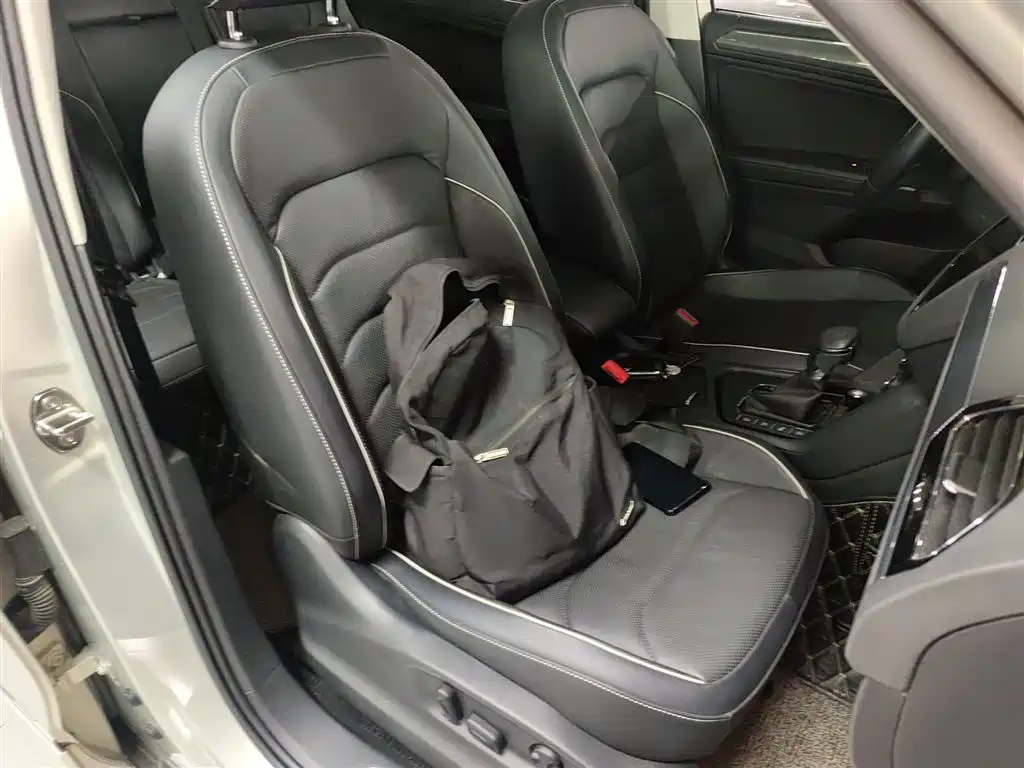 Tiguan L 2021 330TSI automatic two-wheel drive R-Line flagship version купить на сайте DeffCars