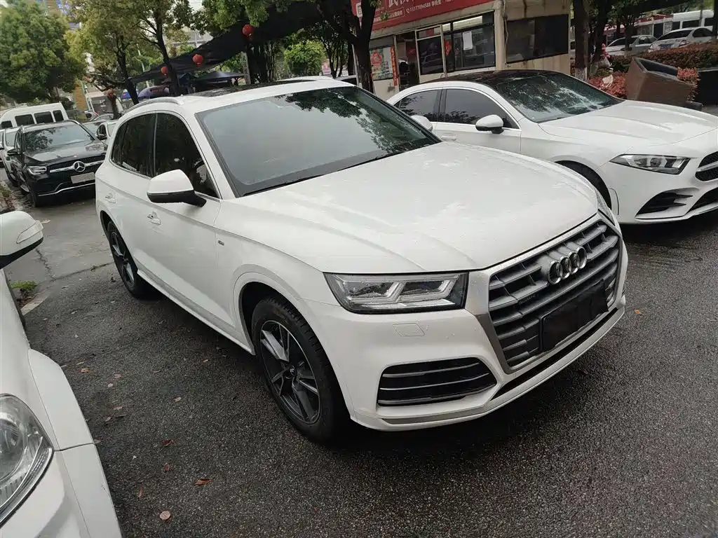 Audi Q5L 2020 facelift 40 TFSI enjoys fashionable style купить на сайте DeffCars
