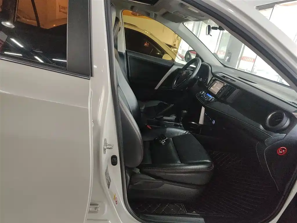 RAV4 Rongfang 2016 2.0L CVT two-wheel drive comfort version National V купить на сайте DeffCars