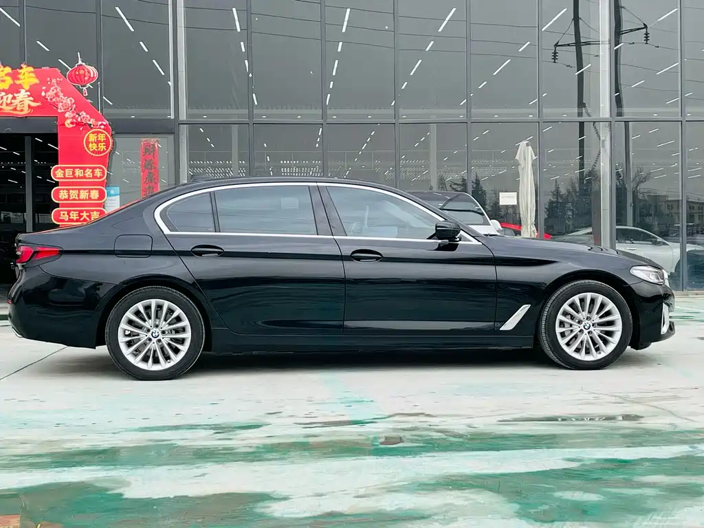 BMW 5 Series New Energy 2021 535Le Luxury Package купить на сайте DeffCars