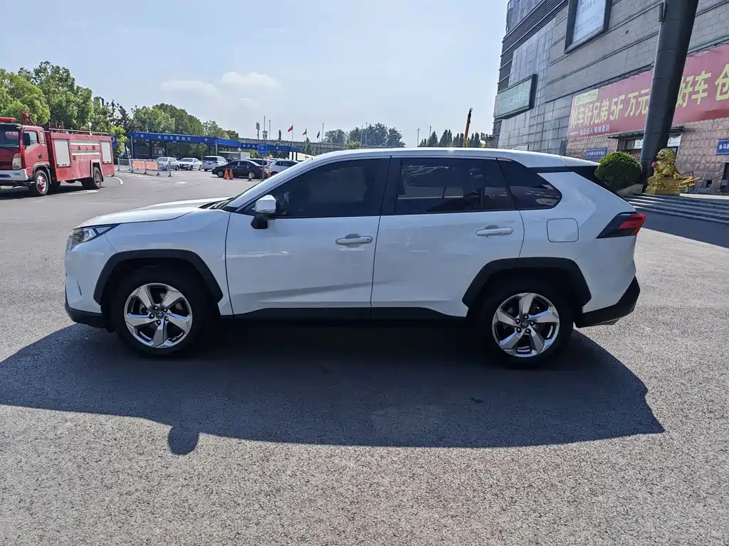 RAV4 2020 2.0L CVT four-wheel drive fashion version купить на сайте DeffCars