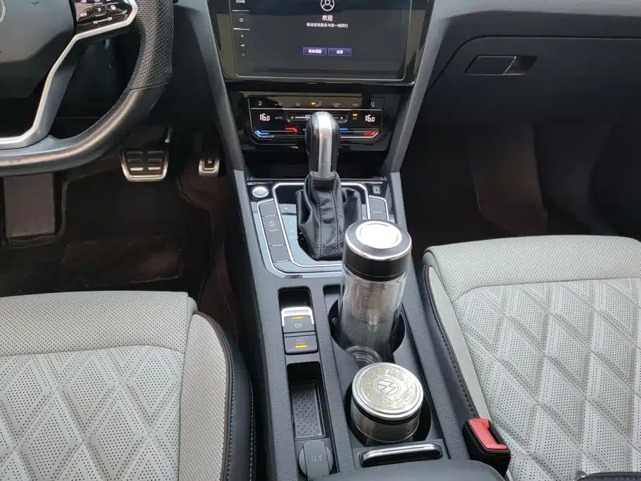 Magotan 2023 2 million commemorative edition 330TSI DSG luxury model купить на сайте DeffCars