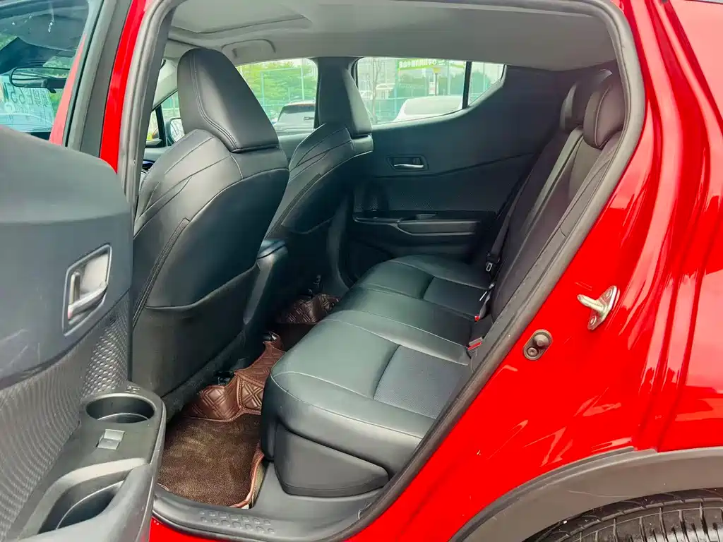 Toyota C-HR 2022 2.0L Leading Edition купить на сайте DeffCars