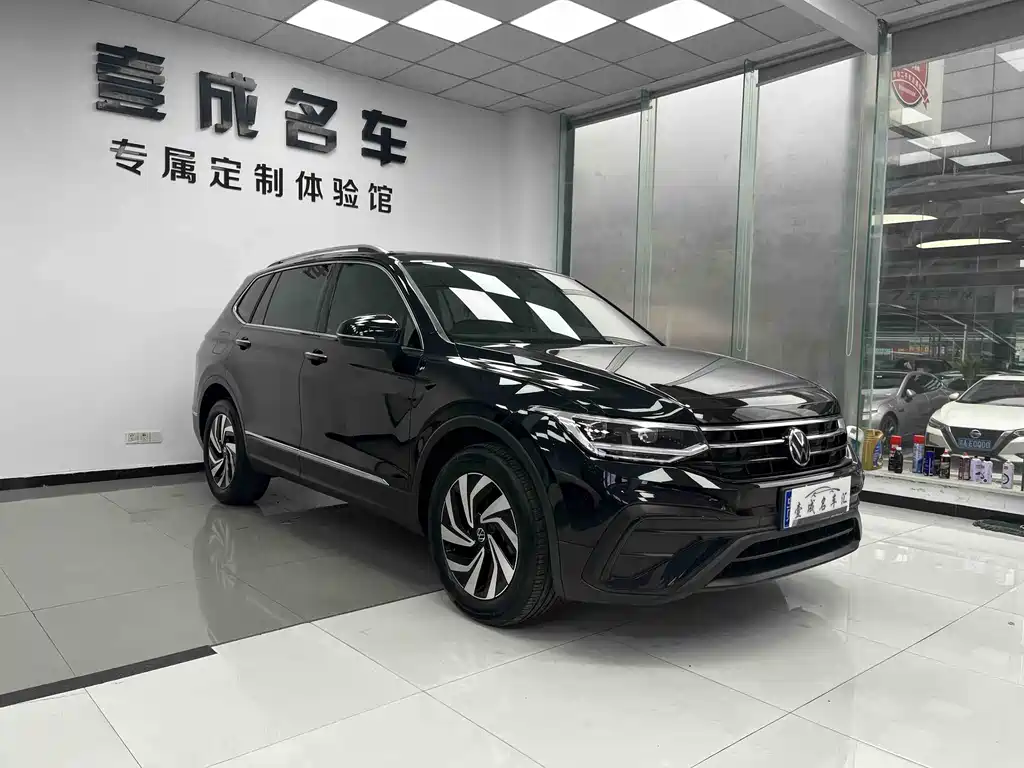 Tiguan L 2025 Outstanding Model 300TSI Automatic Two-wheel Drive Dragon Edition купить на сайте DeffCars
