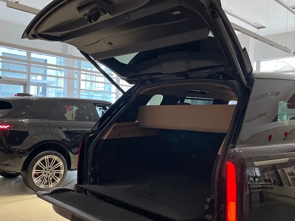 Range Rover 2025 3.0 L6 360PS Grand Edition купить на сайте DeffCars
