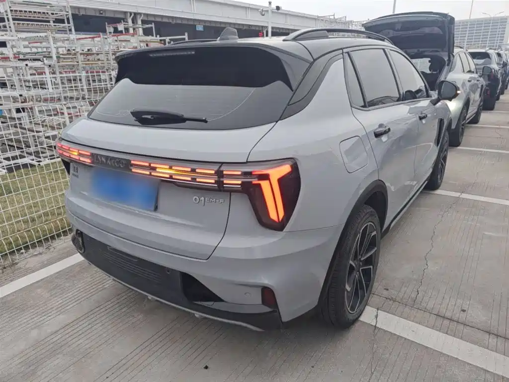 Lynk & Co 01 2023 1.5TD EM-F PM купить на сайте DeffCars
