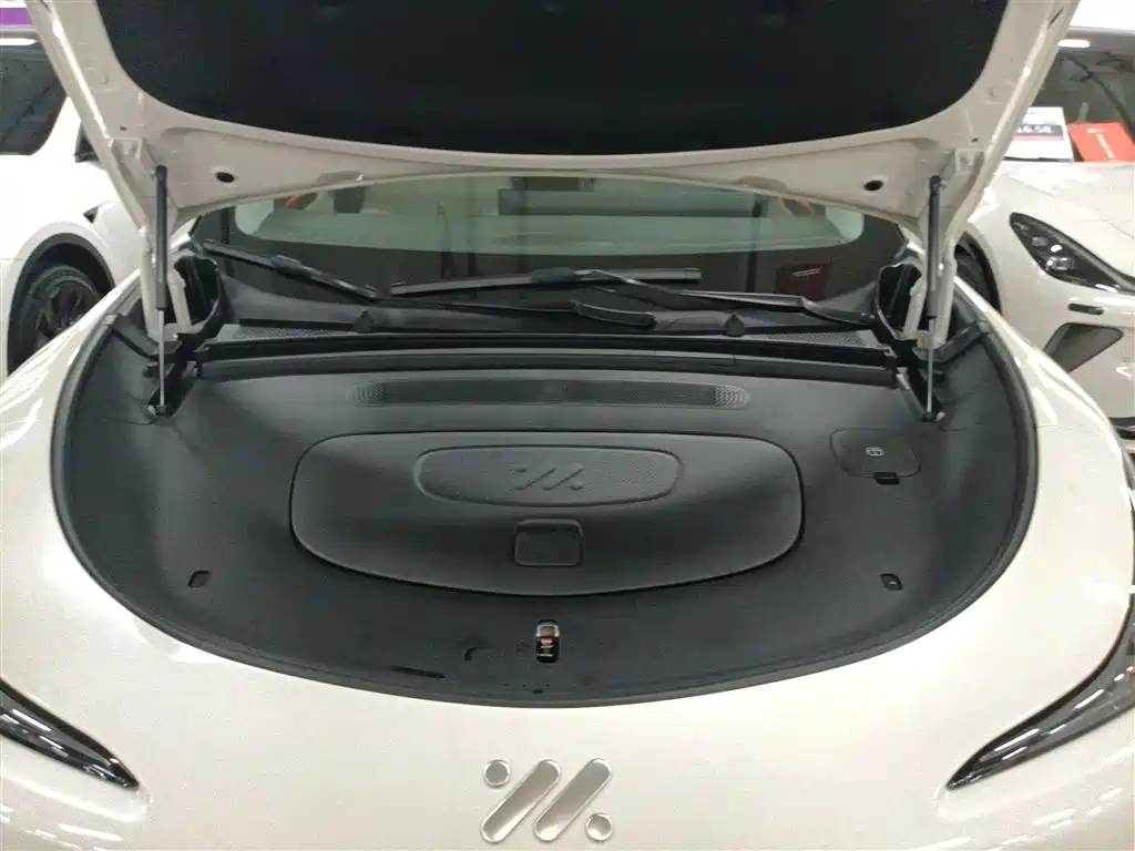 Zhiji LS6 2025 Smart Lizard Driving Edition купить на сайте DeffCars