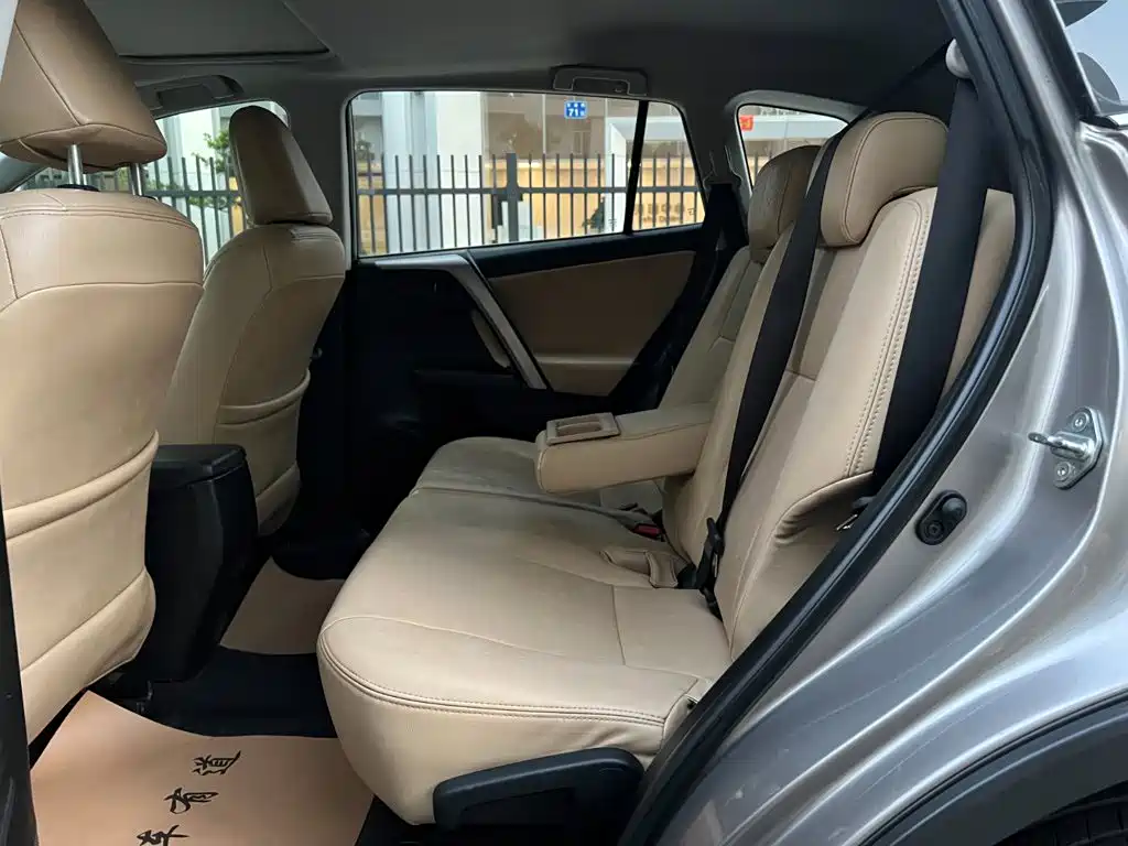 RAV4 2016 2.0L CVT 2WD Fashion Edition China V купить на сайте DeffCars