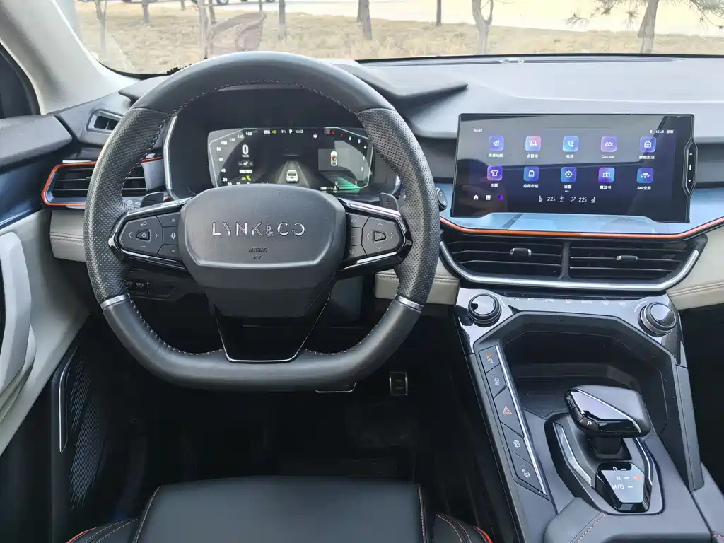 Lynk & Co 06 2020 1.5T Yao Halo купить на сайте DeffCars