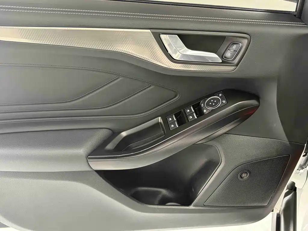 Focus 2021 Sedan EcoBoost 180 Automatic NeochaEDGE купить на сайте DeffCars
