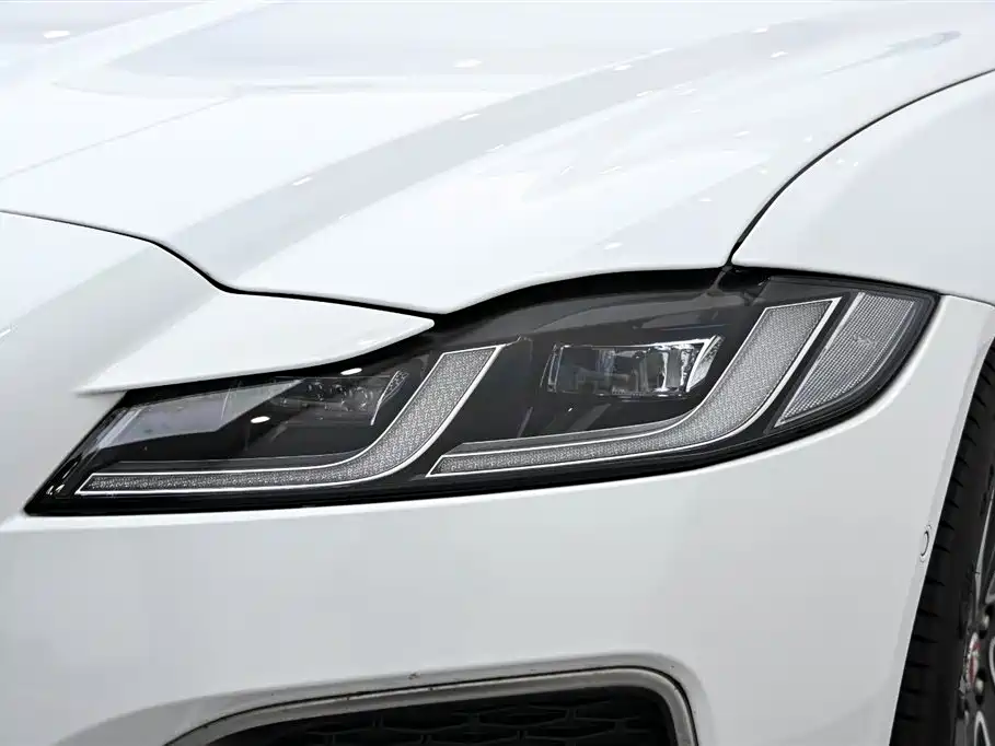 Jaguar XFL 2023 XFL 2.0T P200 2WD Elite Deluxe Edition купить на сайте DeffCars