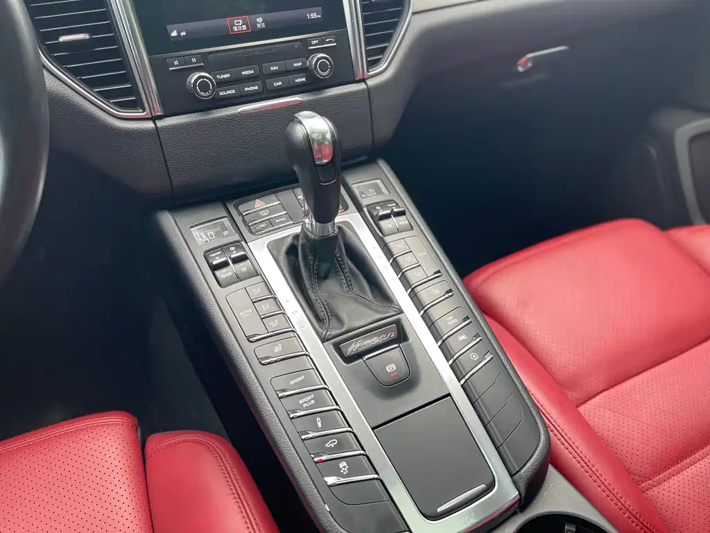 Macan 2017 Turbo 3.6T купить на сайте DeffCars