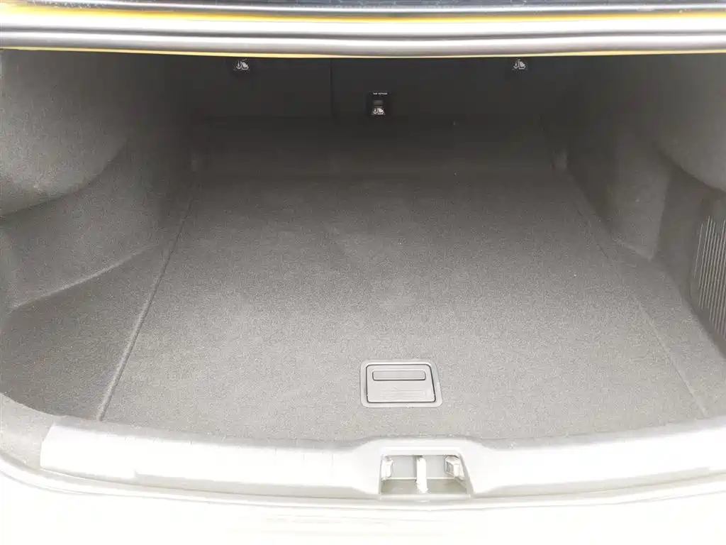 Lynk & Co 03 2022 03+ 2.0TD Automatic Final Edition купить на сайте DeffCars