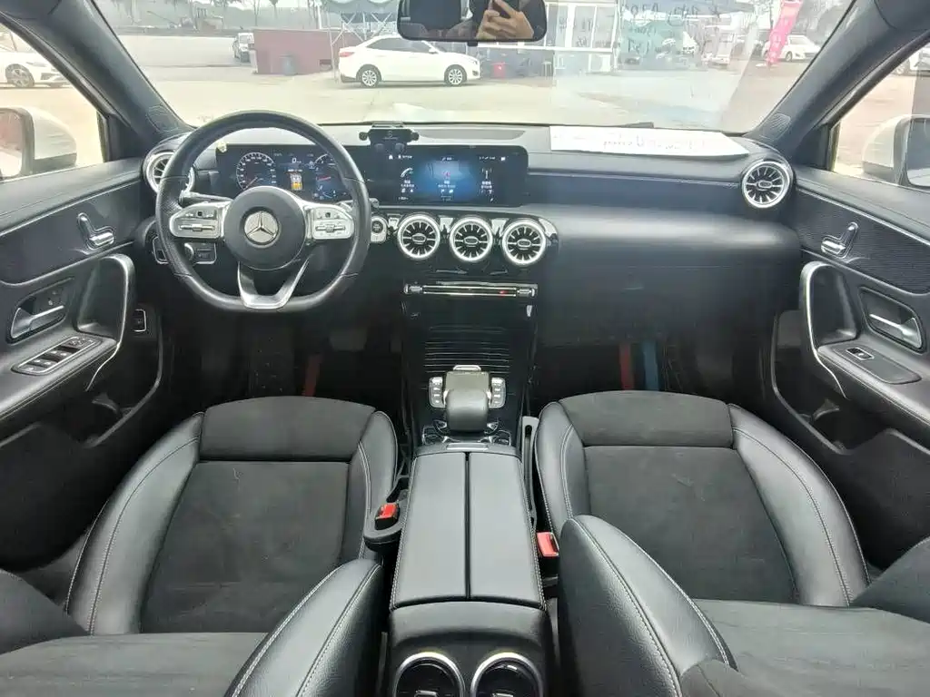 Mercedes-Benz A-Class 2022 Facelift Three A 200 L Sports Sedan Fashionable купить на сайте DeffCars