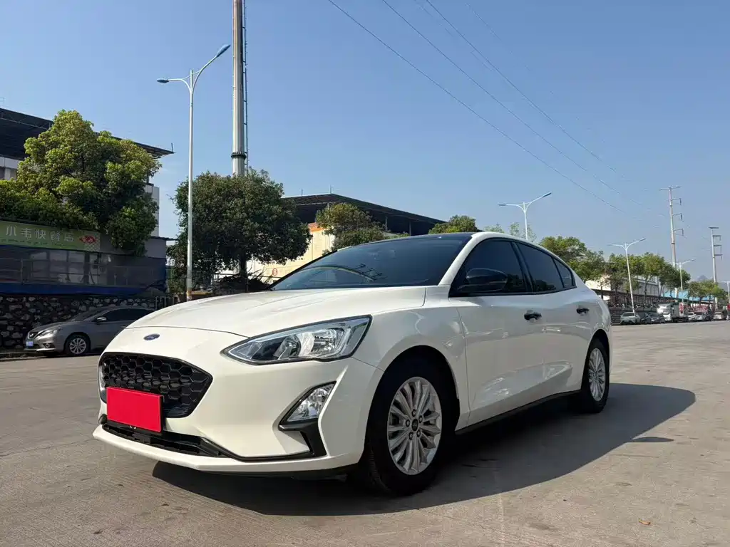 Focus 2019 Sedan EcoBoost 125 Automatic NeochaEDGE National V купить на сайте DeffCars