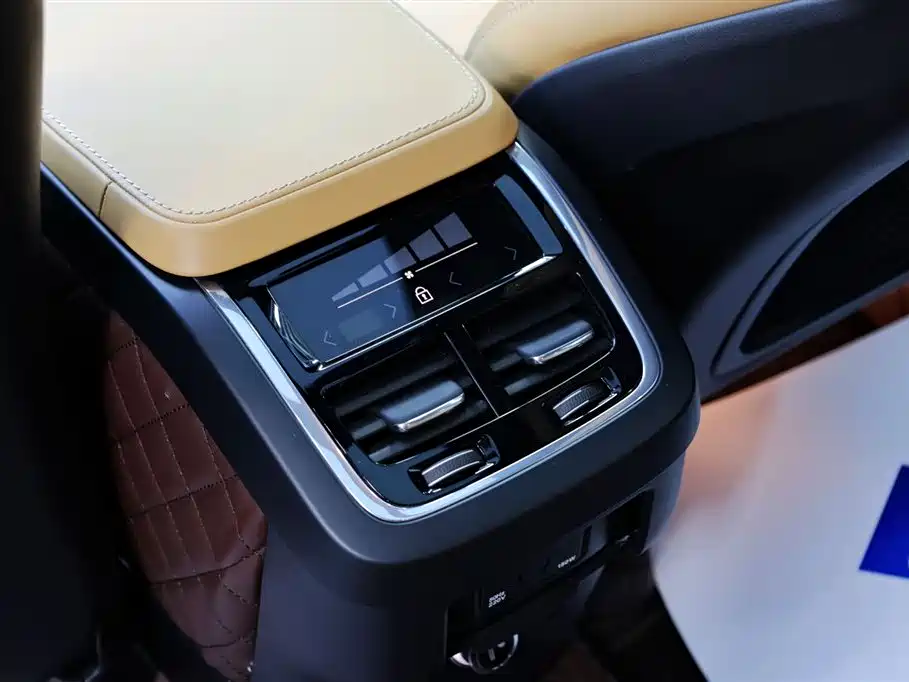 Volvo XC90 2018 T6 Zhiya Edition 7 seats купить на сайте DeffCars