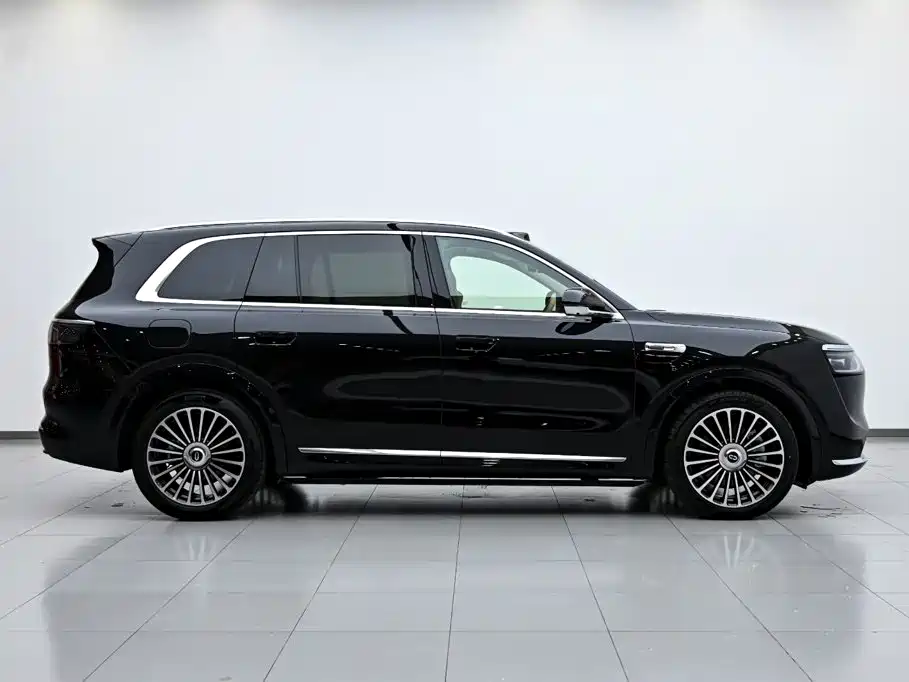 Wenjie M8 2025 extended range Ultra version 53.4kWh 6-seat version 192-line lidar) купить на сайте DeffCars