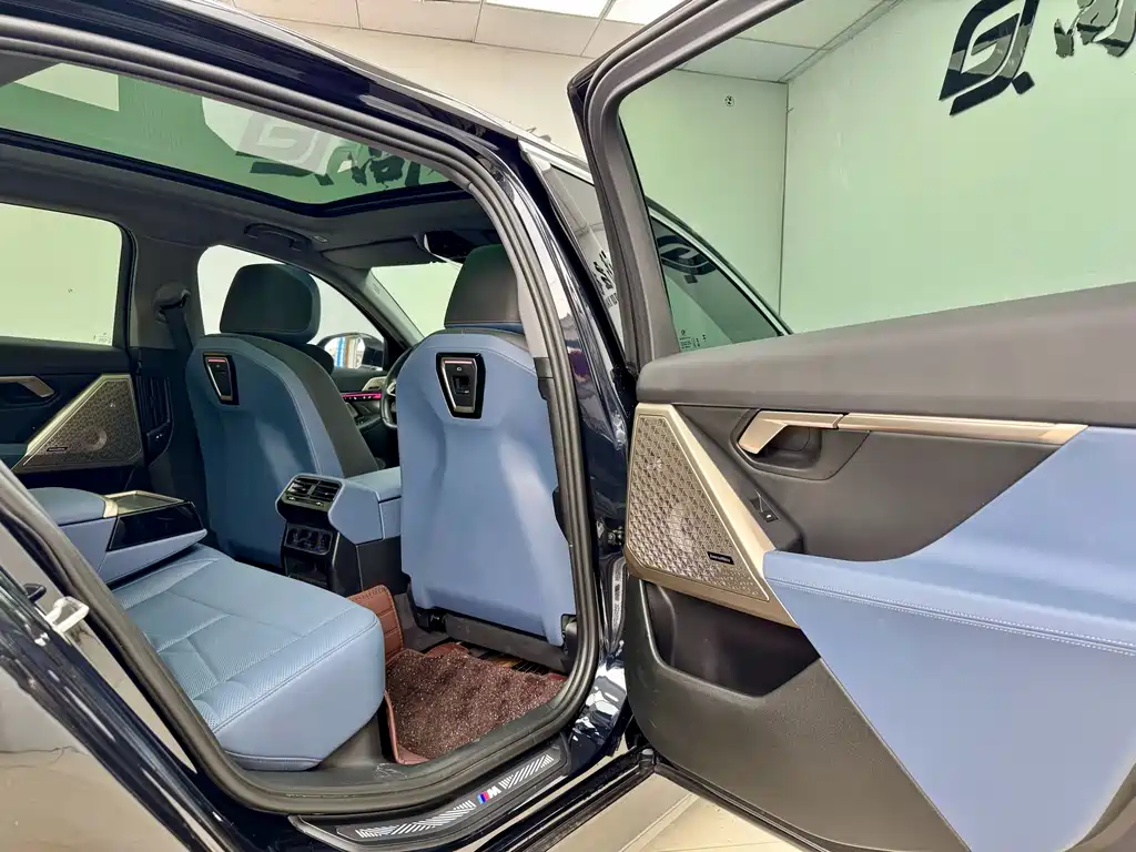 BMW 5 Series 2024 530Li Exclusive M Sports Package купить на сайте DeffCars