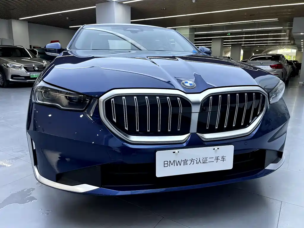 BMW 5 Series 2024 530Li Exclusive Luxury Package купить на сайте DeffCars