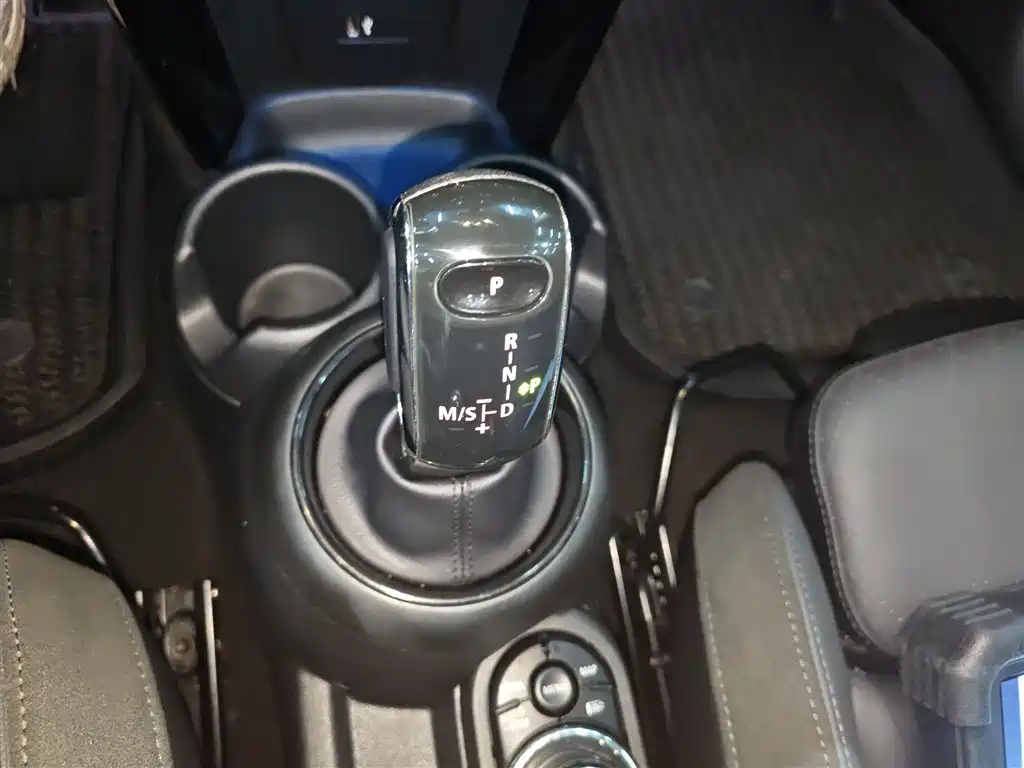 MINI 2021 1.5T COOPER Artist Five-Door Edition купить на сайте DeffCars