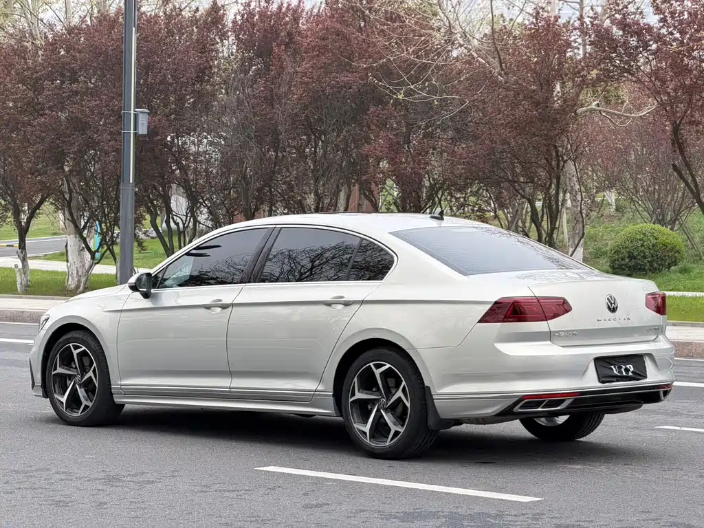 Magotan 2023 2 million commemorative edition 330TSI DSG leading model купить на сайте DeffCars
