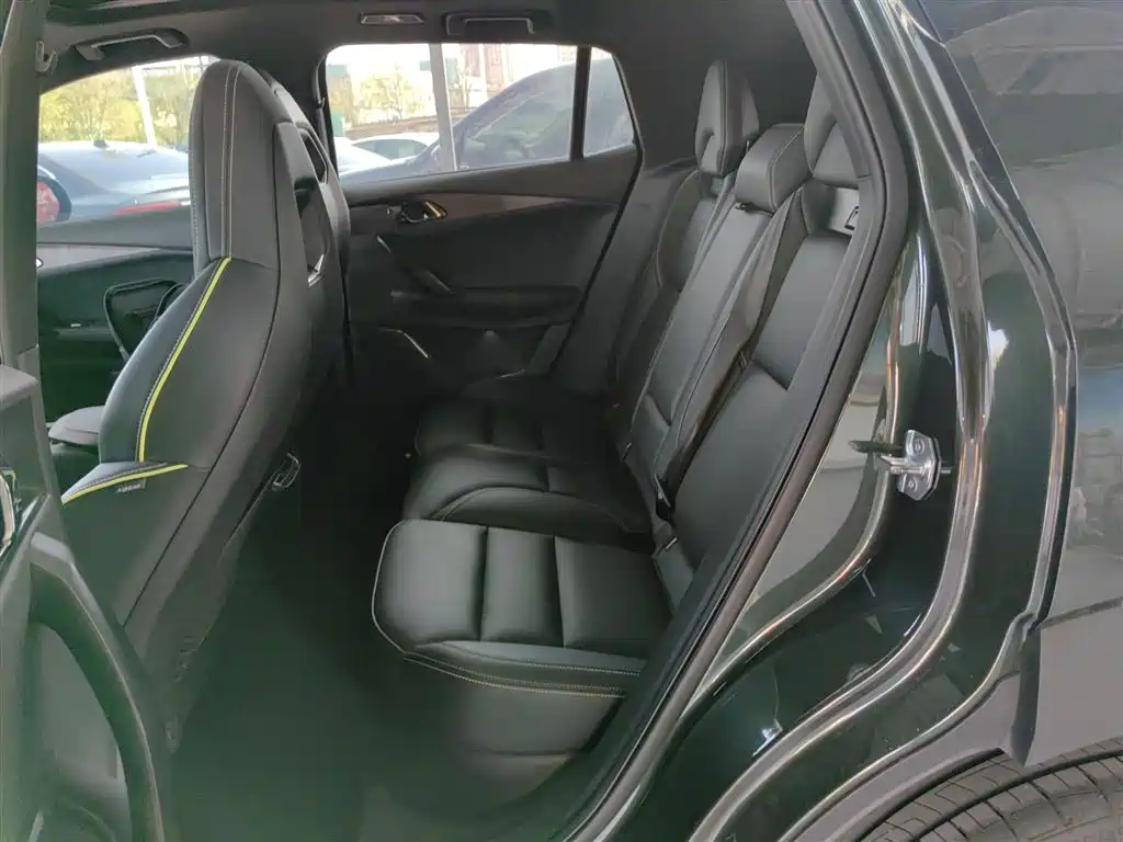 Lynk & Co 06 2023 Remix 1.5T Hero купить на сайте DeffCars