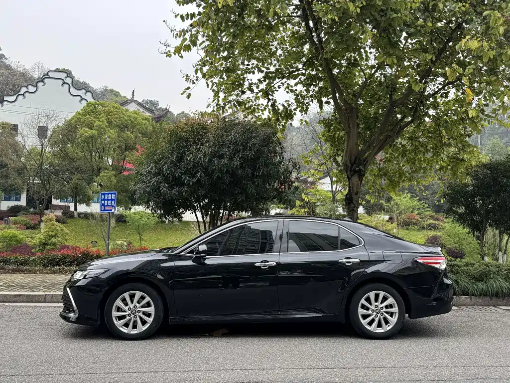 Camry 2021 2.0G Deluxe Edition купить на сайте DeffCars