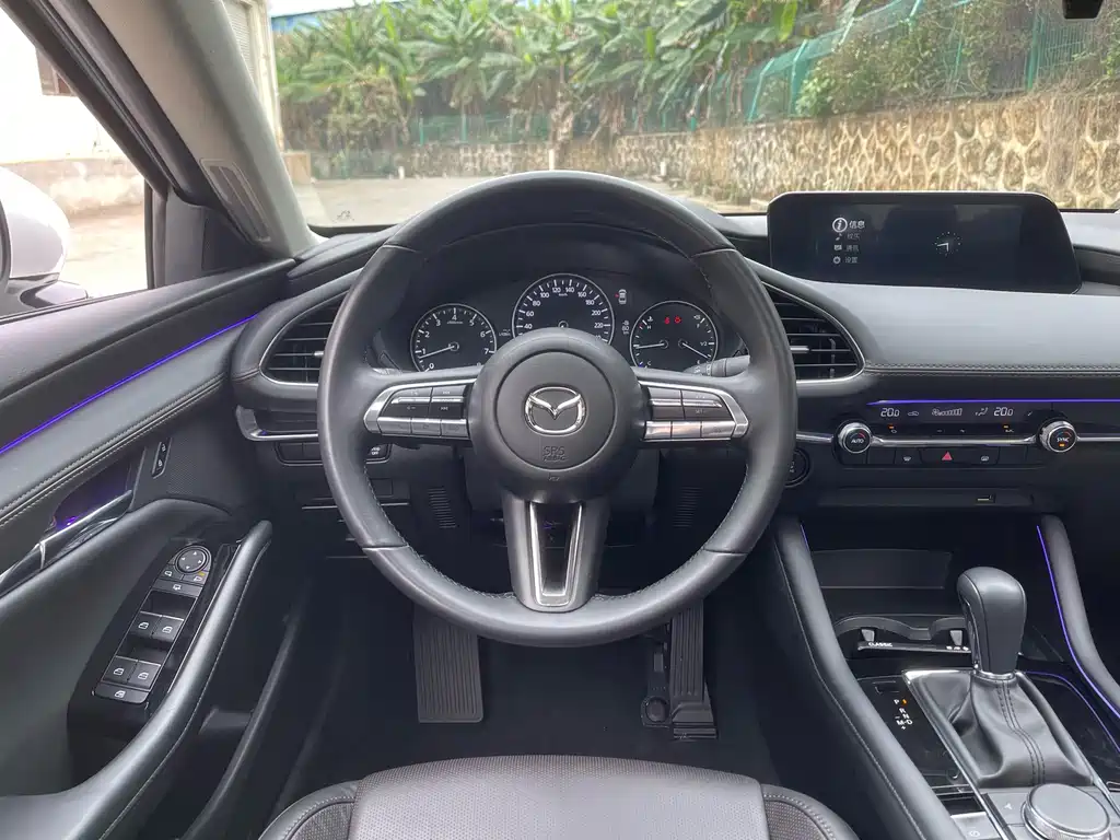 Mazda3 Angkesela 2023 2.0L Automatic Premium Edition купить на сайте DeffCars