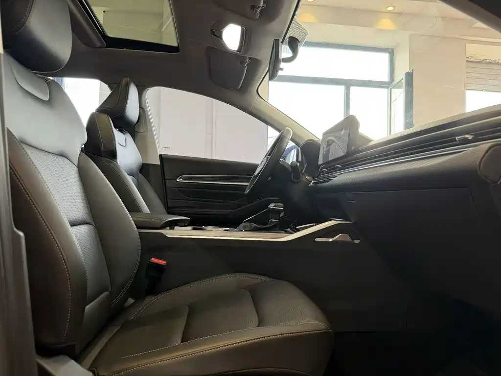 Emgrand 2022 4th generation 1.5L CVT premium model купить на сайте DeffCars