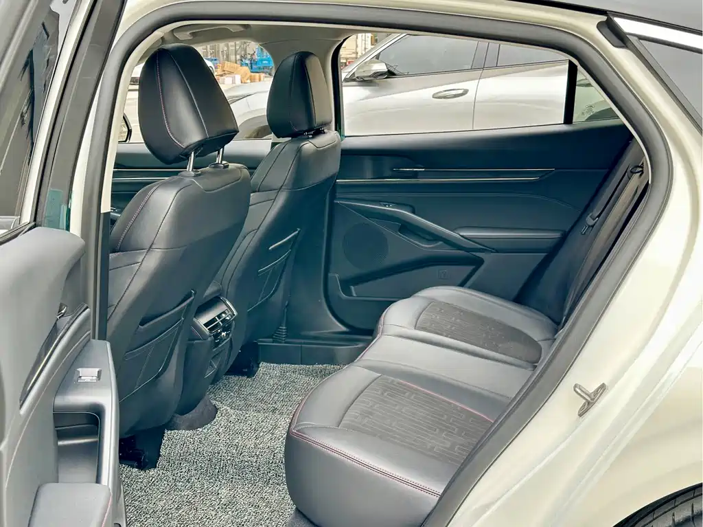 Mondeo 2023 EcoBoost 245 Luxury купить на сайте DeffCars