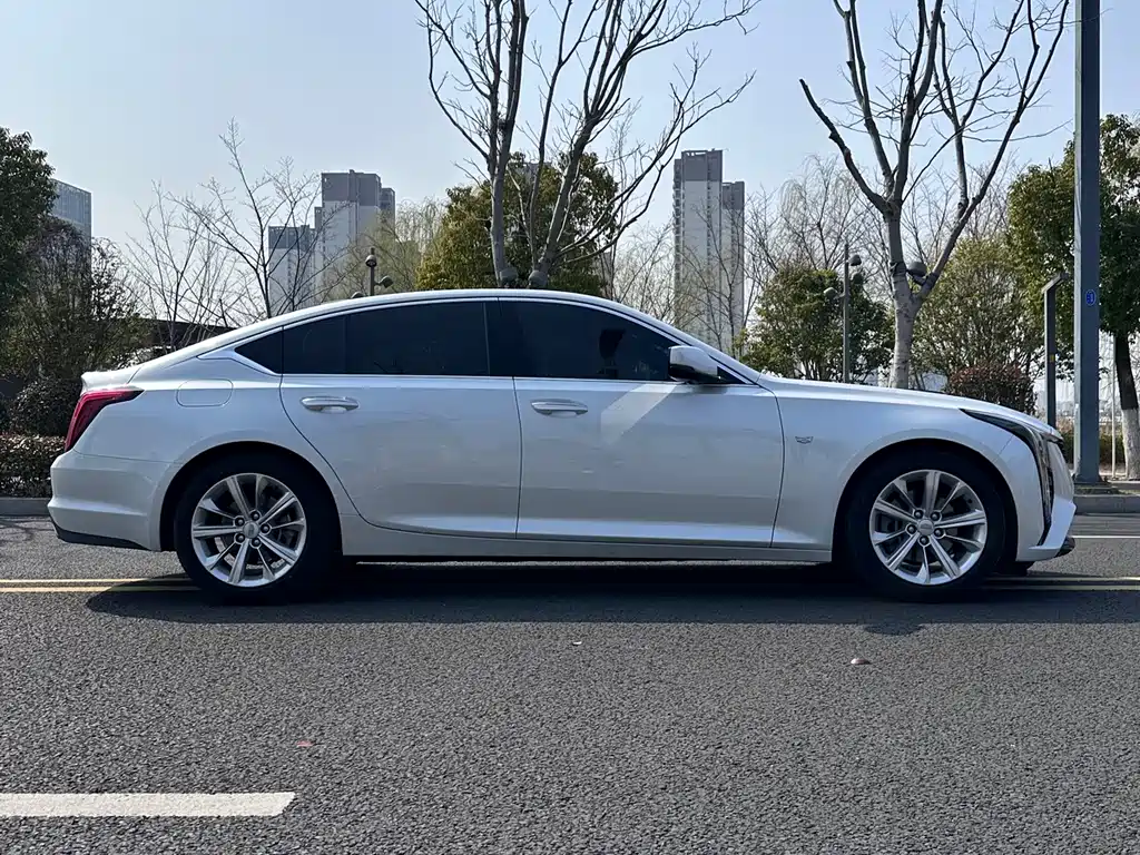 Cadillac CT5 2024 28T Luxury Pro купить на сайте DeffCars