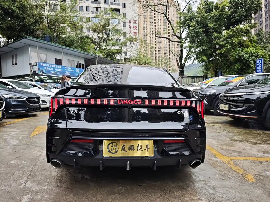 Lynk & Co 03 2025 1.5TD DCT Champion Edition Pro купить на сайте DeffCars