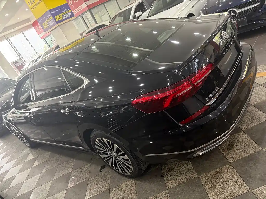 Passat 2019 330TSI Deluxe Edition National VI купить на сайте DeffCars