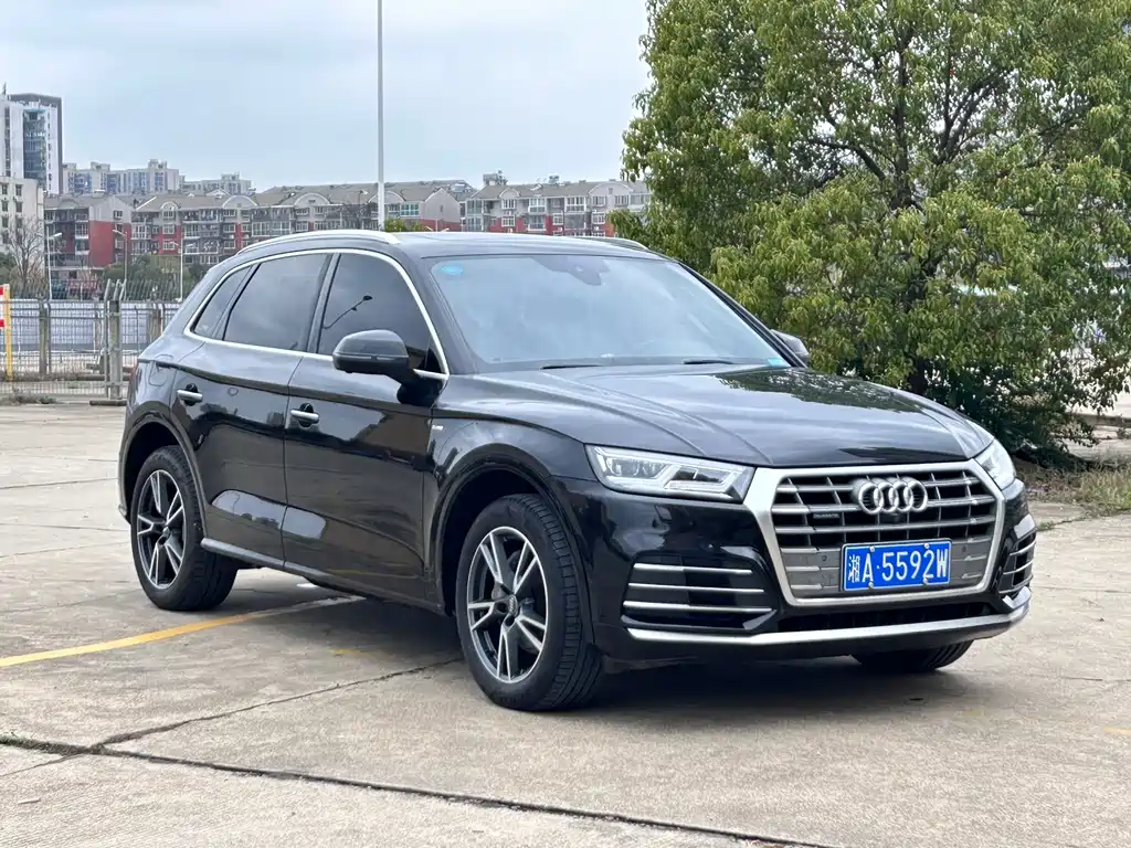 Audi Q5L 2020 40 TFSI enjoys fashionable style купить на сайте DeffCars